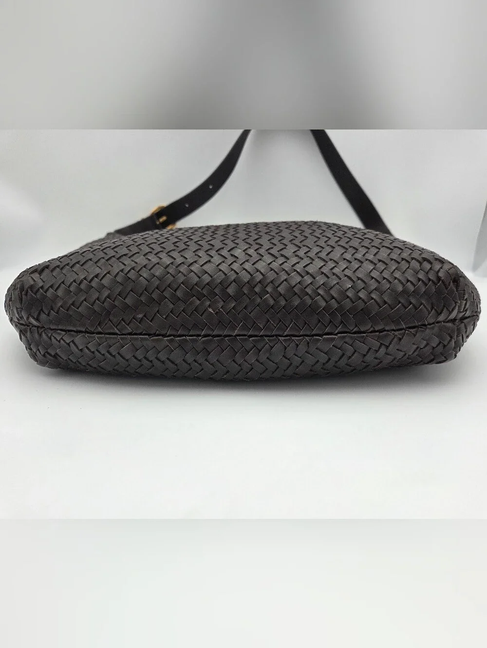 Madewell The Essential Curve Shoulder Bag In Coffee Bean